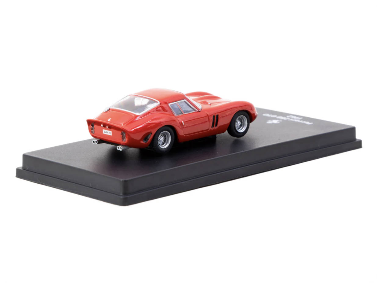 Car in Magazine CENTAURIA IXO  - Die Cast Car 1 64 บทวิจารณ์และราคา